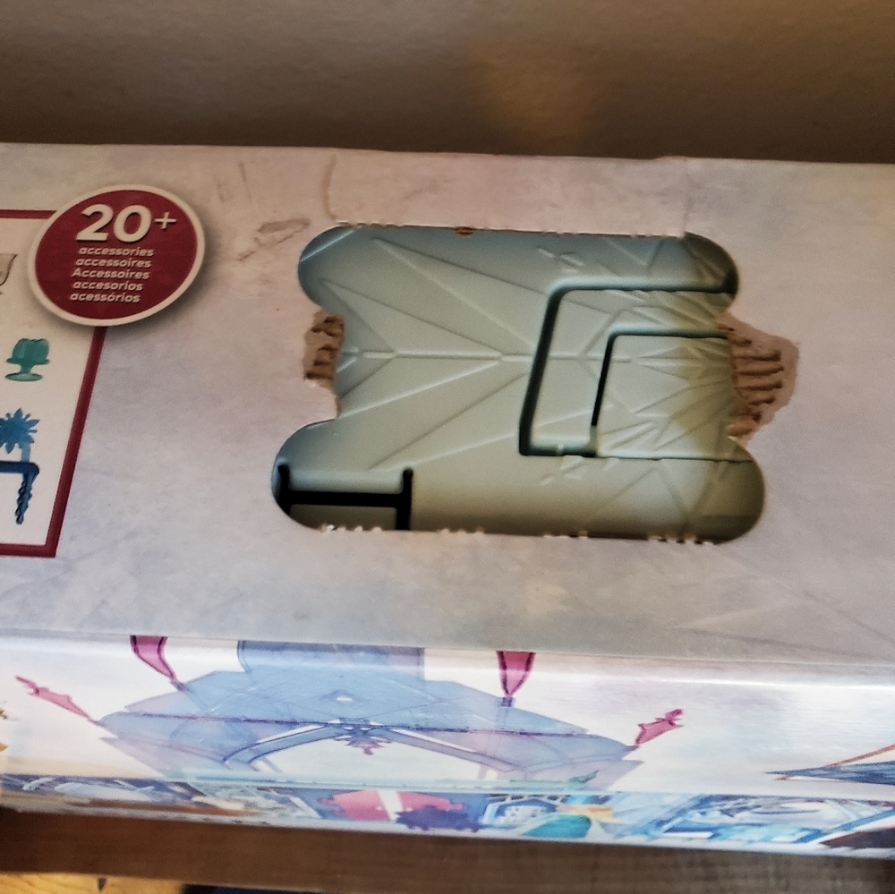 Frozen castle-I have the dolls -sold separately - Picture 2 of 2